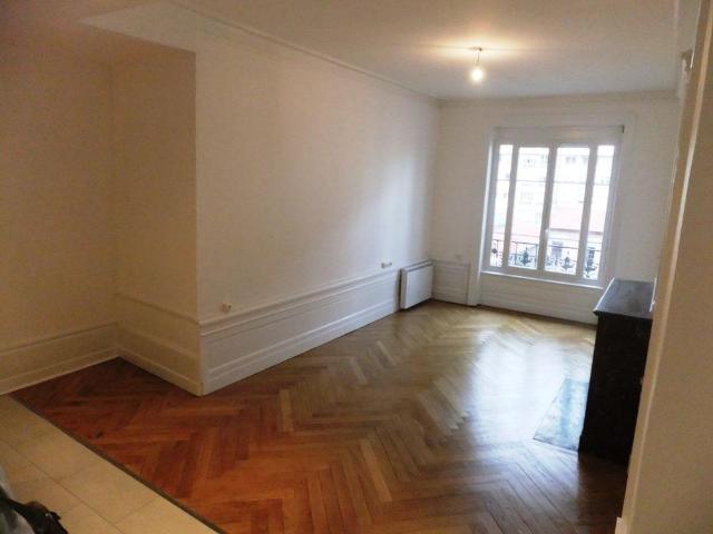 Location Appartement 3 pièces 67m² LYON 7ème