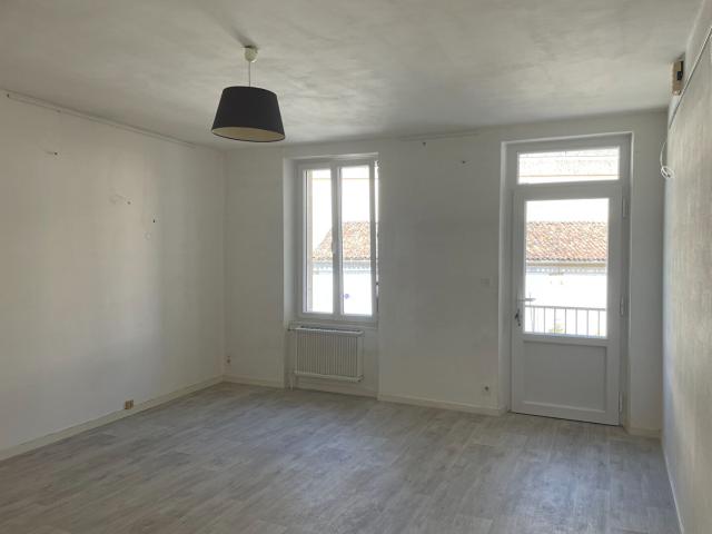 Appartement 3 pièces Fontenay le Comte 64.00m² 550€ à louer l'Adresse