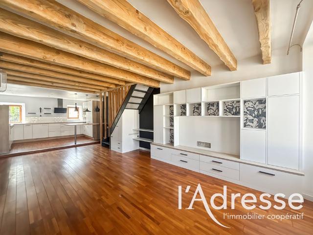 Location appartement 3 pièces, 64.00m², Saint Cyr sur Mer