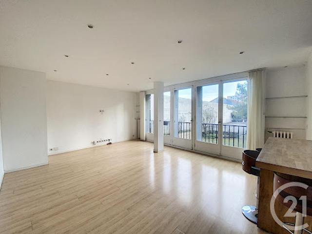 Location Appartement 3 pièces 64.01 m2 Colombes