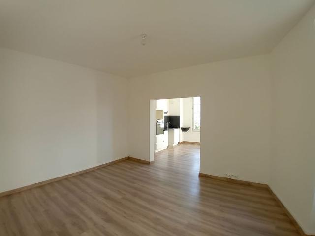 Location appartement 3 pièces, 64.28m², Barbezieux Saint Hilaire