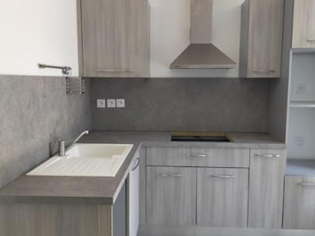 Location Appartement 3 pièces 64 m2 Châteauneuf le Rouge