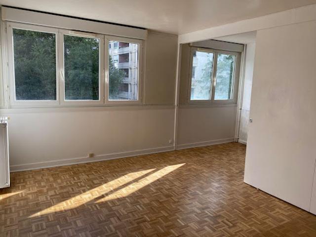 Location Appartement 3 pièces 64 m2 Courbevoie