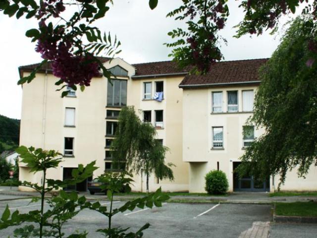 Location: Appartement 3 pièces 64 m2 – ST HIPPOLYTE