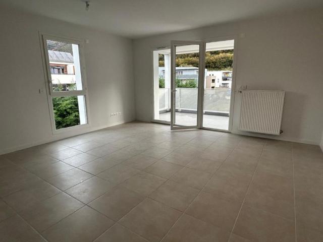 Location Appartement 3 pièces 64m² CHALLES LES EAUX 73190