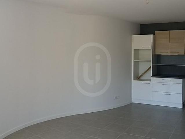 Location Appartement 3 pièces 64m² MONTPELLIER 34000