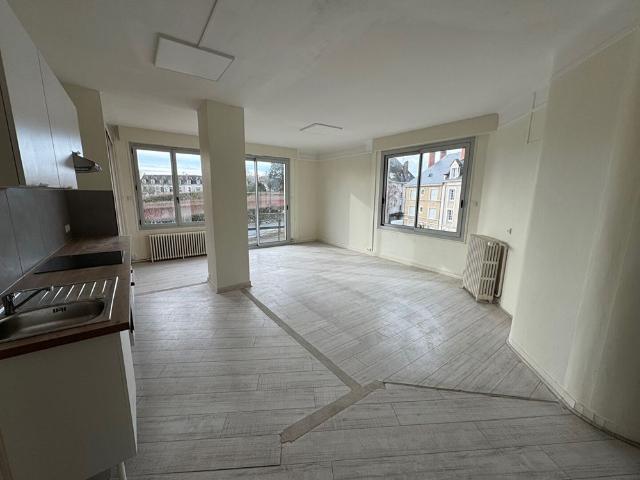 Location appartement 3 pièces, 65.56m², Blois