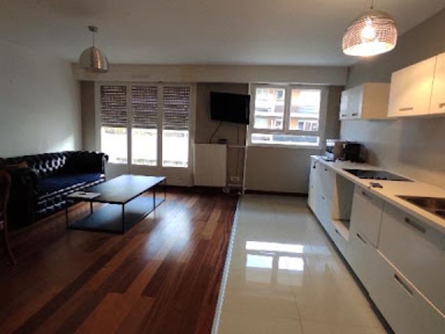 Location Appartement 3 pièces 65.73 m2 Paris 19ème