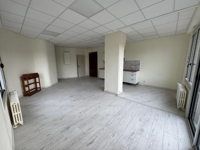 Location appartement 3 pièces, 65.70m², Blois
