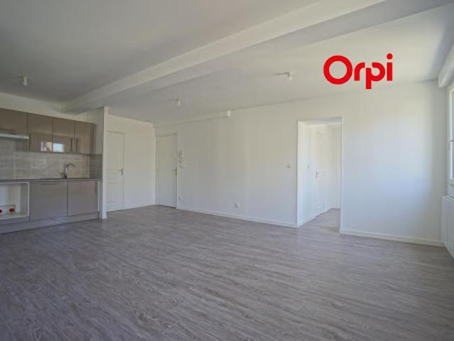 Location Appartement 3 pièces 65.7 m2 Bernay