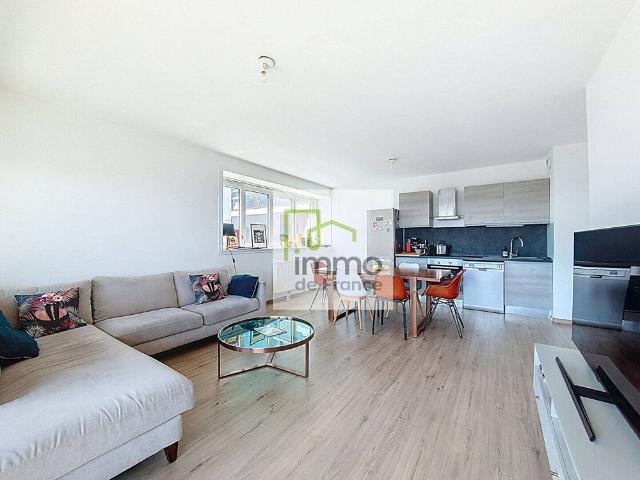 Location appartement 3 pièces 65.7 m² à Lille 59000 EURALILLE