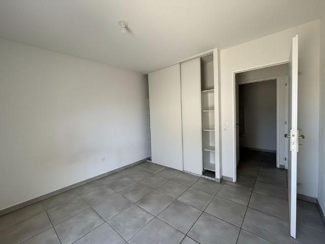 Location appartement 3 pièces, 65.00m², Lunel
