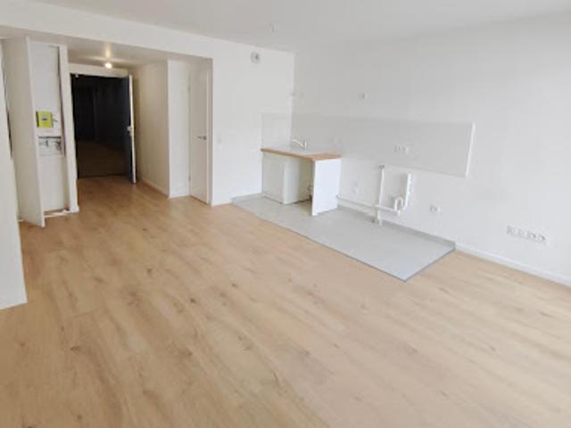 Location Appartement 3 pièces 65 m2 Colombes