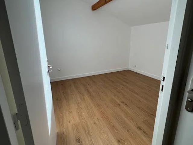 Location Appartement 3 pièces 65 m2 Corbeil Essonnes
