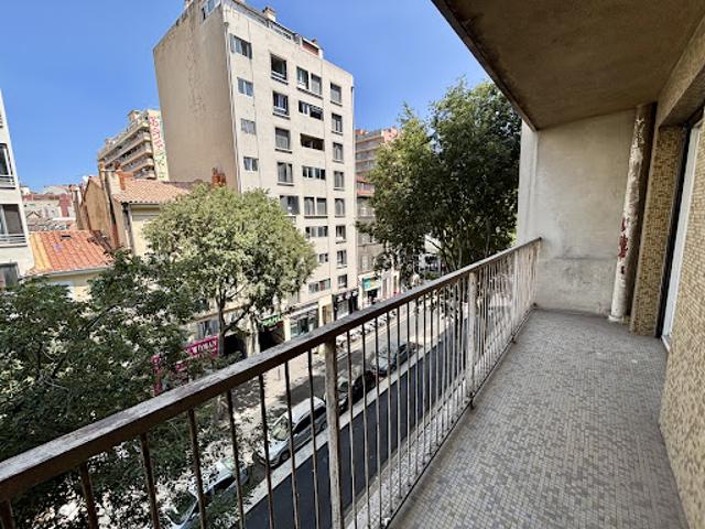 Location Appartement 3 pièces 65 m2 Marseille 3ème