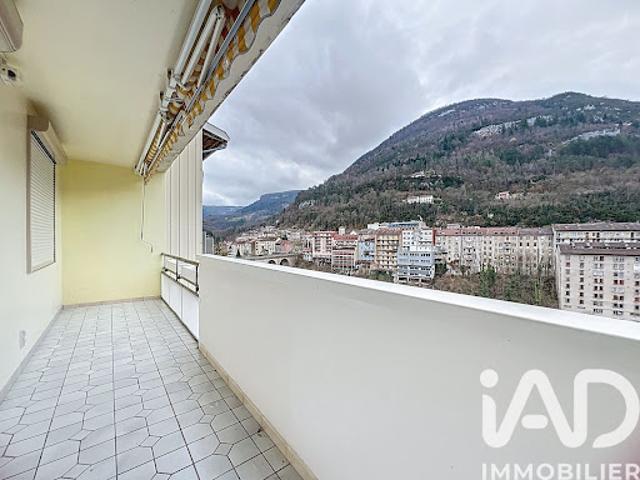 Location Appartement 3 pièces 65 m2 Saint claude