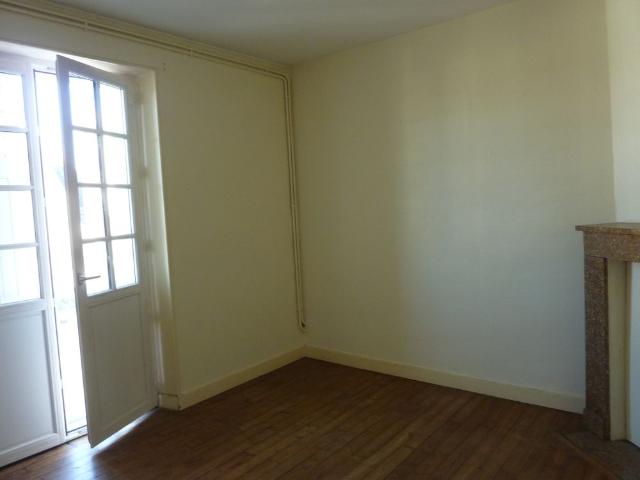 Location Appartement 3 pièces 65m² LATHUS ST REMY 86390