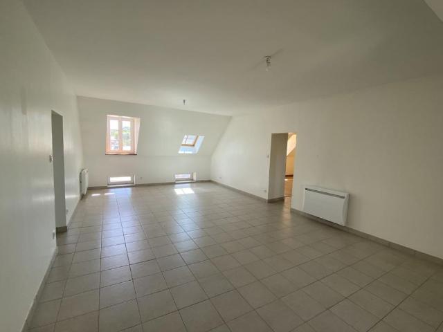 Location Appartement 3 pièces 65m² MONTCENIS 71710