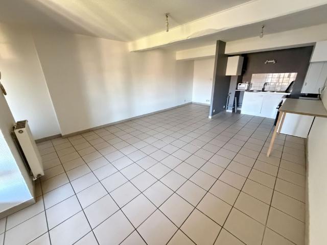 Location Appartement 3 pièces 65m² PONT DE VAUX 01190
