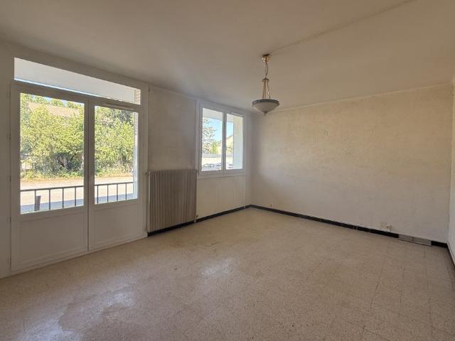 Location Appartement 3 pièces 65m² PONT ST ESPRIT 30130