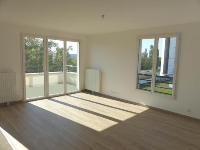 Location Appartement 3 pièces 66 m2 Corbeil Essonnes