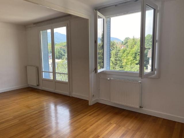 Location Appartement 3 pièces 66m² CHAMBERY 73000