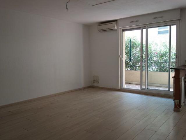 Location Appartement 3 pièces 66m² NIMES 30000