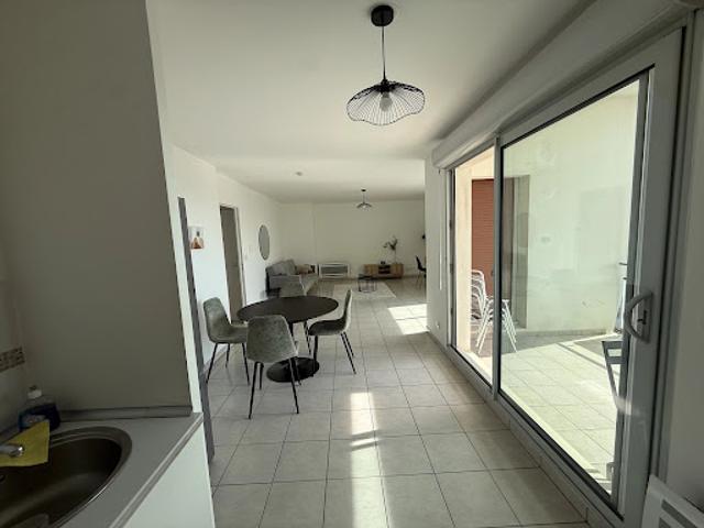 Location Appartement 3 pièces 68.03 m2 Marseille 3ème
