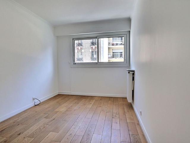 Location appartement 3 pièces, 68.28m², Paris 20