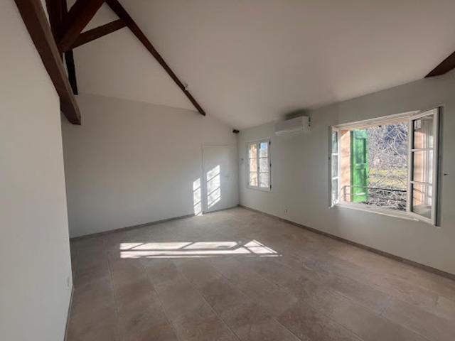 Location Appartement 3 pièces 68 m2 Riez