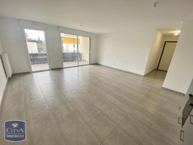 Location Appartement 3 pièces 68m² CUERS 83390