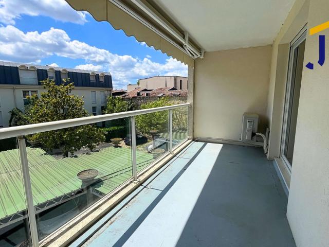 Location Appartement 3 pièces 68m² BORDEAUX 33000