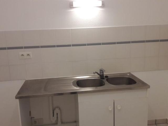 Location Appartement 3 pièces 68m² LA CHAUSSEE ST VICTOR 41260