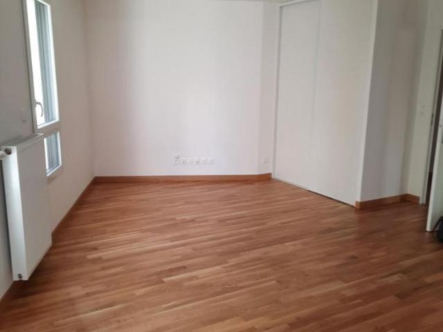 Location Appartement 3 pièces 68m² LYON 8ème