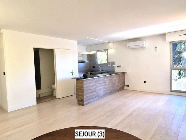 Location Appartement 3 pièces 68m² MARSEILLE 8ème