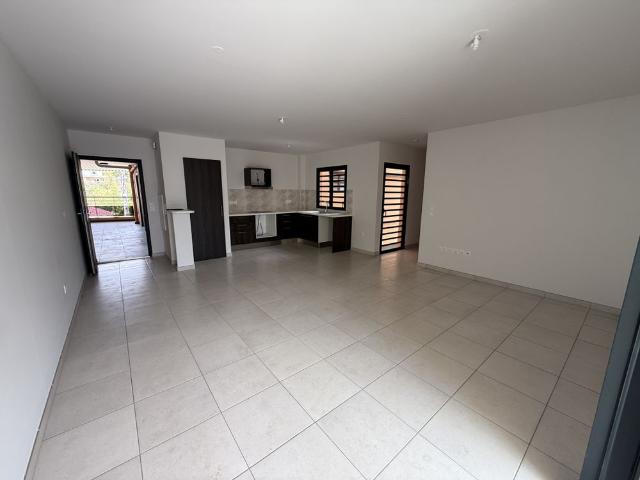 Location Appartement 3 pièces 68m² ST DENIS 97490