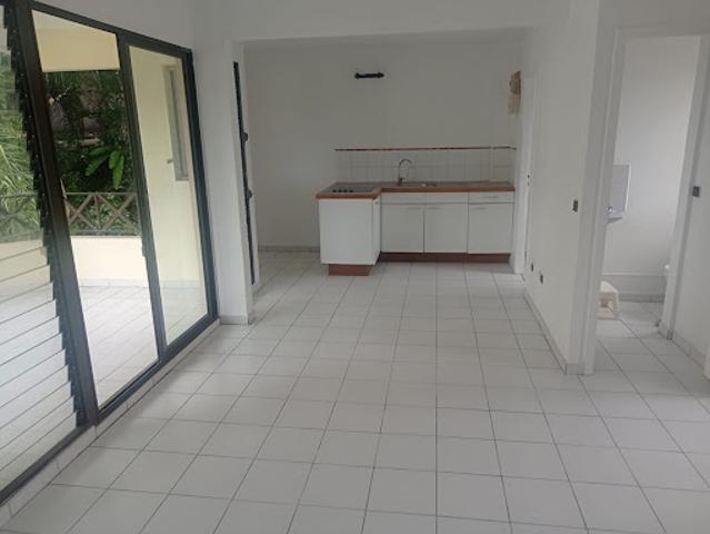 Location Appartement 3 pièces 69 m2 Fort de france