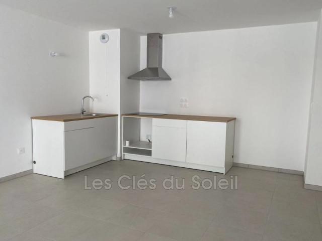 Location appartement 3 pièces 69 m² Brignoles