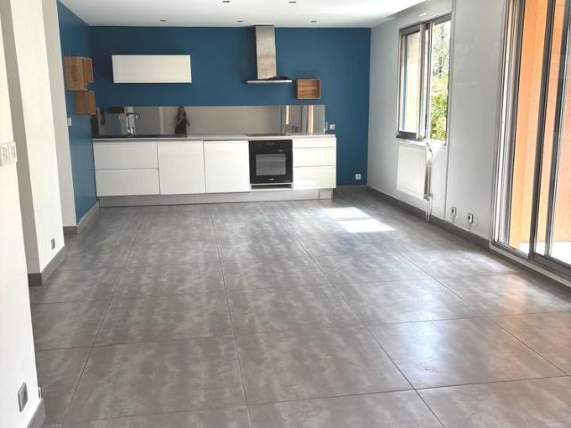 Location Appartement 3 pièces 69m² CALUIRE ET CUIRE 69300