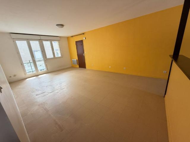 Location Appartement 3 pièces 69m² CHALAMONT 01320