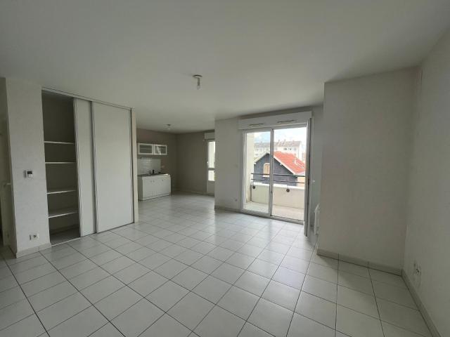 Location Appartement 3 pièces 69m² ANGERS 49100