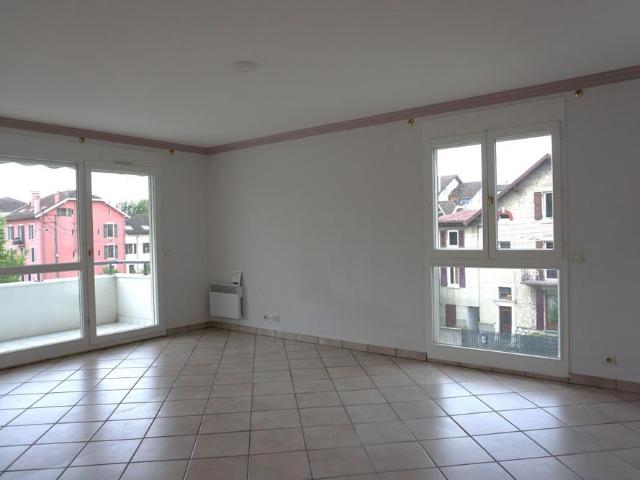 Location Appartement 3 pièces 69m² ANNECY 74000