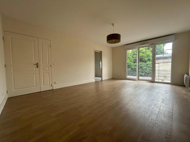 Location Appartement 3 pièces 69m² BORDEAUX 33000