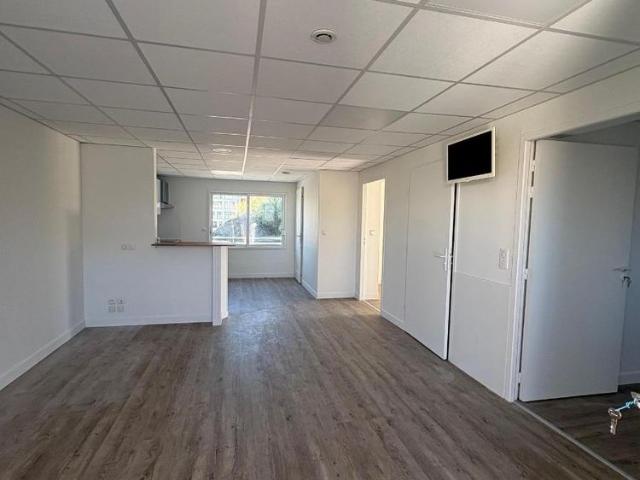 Location Appartement 3 pièces 69m² BEGLES 33130