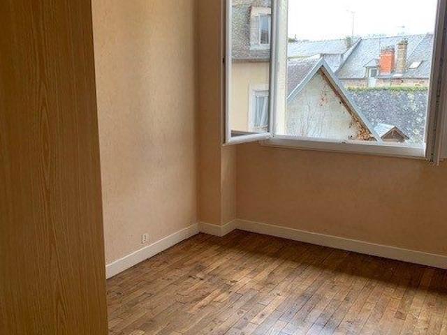 Location Appartement 3 pièces 69m² OBJAT 19130