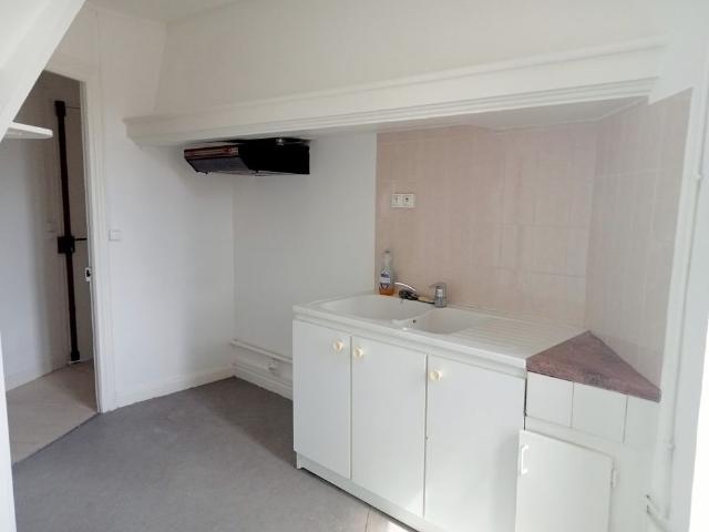Location Appartement 3 pièces 69m² MONTMIRAIL 51210
