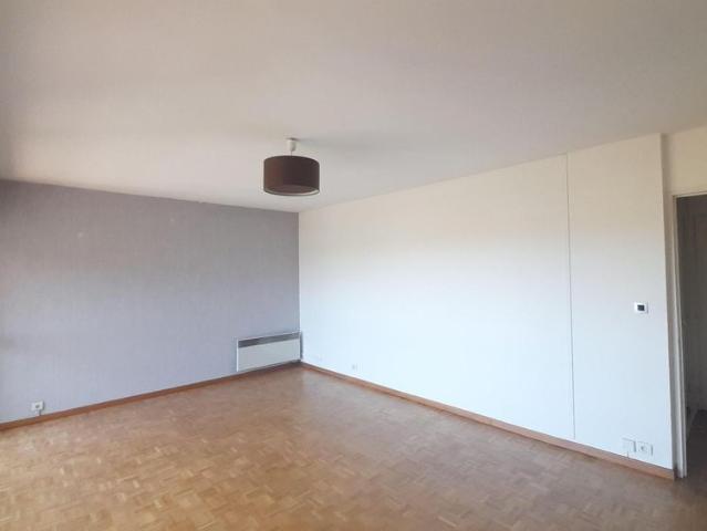 Location Appartement 3 pièces 69m² MARSEILLE 9ème