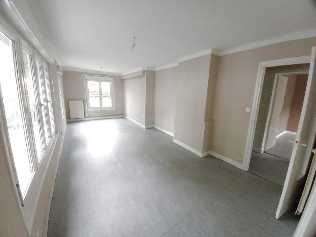 Location Appartement 3 pièces 69m² ST LO 50000