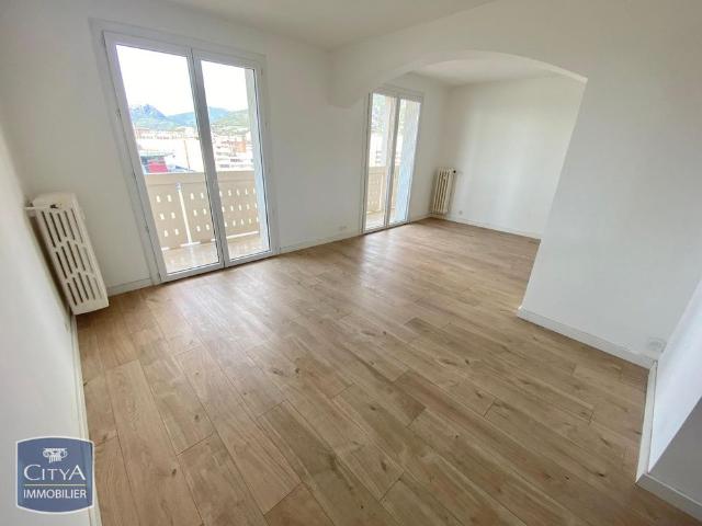 Location Appartement 3 pièces 69m² TOULON 83000