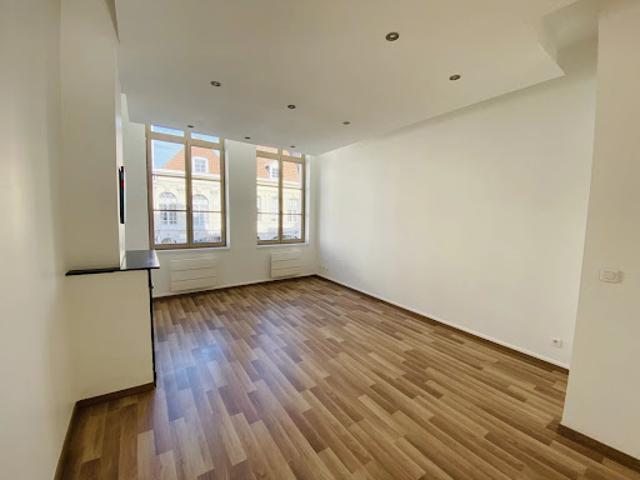 Location Appartement 3 pièces 73.7 m2 Douai